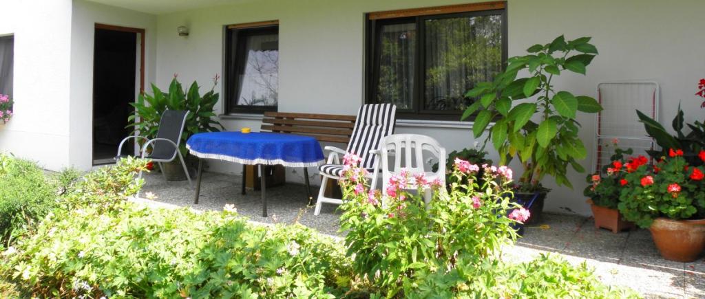 sieber-zell-unterkunft-regensburg-ferienwohnung-terrasse-garten-1200